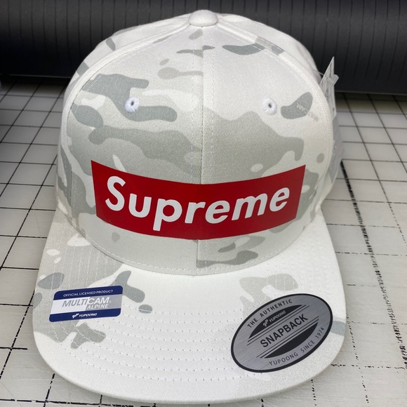 Copy- supreme hat - Picture 9 of 9